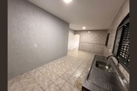 Casa para alugar com 800m², 4 quartos e 6 vagasCozinha