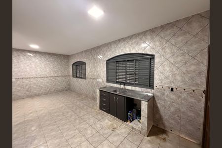 Casa para alugar com 800m², 4 quartos e 6 vagasCozinha