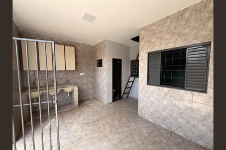 Casa para alugar com 800m², 4 quartos e 6 vagasArea Serviço