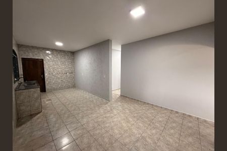 Casa para alugar com 800m², 4 quartos e 6 vagasCozinha