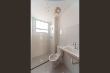 Banheiro de apartamento para alugar com 2 quartos, 52m² em Jardim Krahe, Viamão