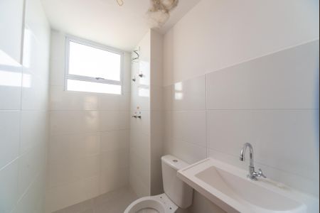 Banheiro de apartamento para alugar com 2 quartos, 52m² em Jardim Krahe, Viamão