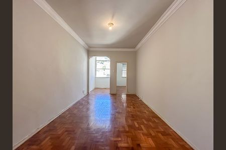 Apartamento à venda com 84m², 2 quartos e 1 vaga Apartamento à venda com 84m², 2 quartos e 1 vagaSala