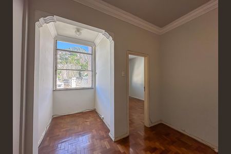 Apartamento à venda com 84m², 2 quartos e 1 vaga Apartamento à venda com 84m², 2 quartos e 1 vagaSala