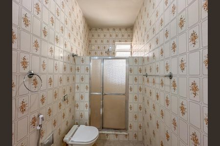 Apartamento à venda com 84m², 2 quartos e 1 vaga Apartamento à venda com 84m², 2 quartos e 1 vagaBanheiro social