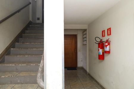 Apartamento para alugar com 80m², 2 quartos e sem vagaÁrea comum - Saguão do prédio
