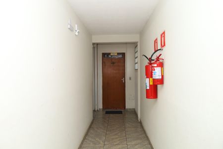 Apartamento para alugar com 80m², 2 quartos e sem vagaÁrea comum - Saguão do andar