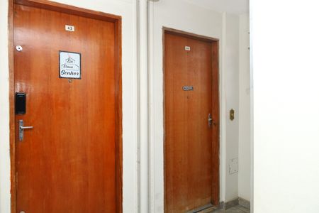 Apartamento para alugar com 80m², 2 quartos e sem vagaÁrea comum - Saguão do andar