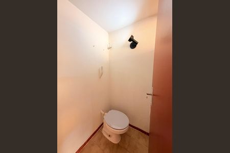 Casa à venda com 300m², 4 quartos e 6 vagasBanheiro Externo