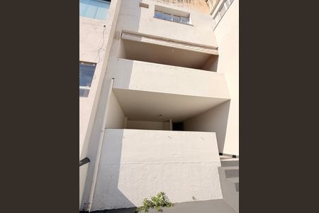 Casa à venda com 300m², 4 quartos e 6 vagasFachada dos fundos