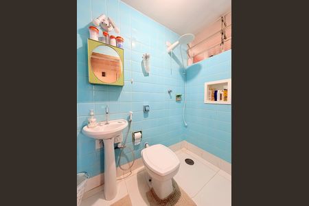 Casa à venda com 300m², 4 quartos e 6 vagasBanheiro Social 2