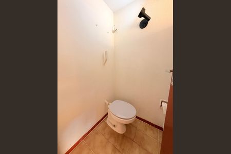 Casa à venda com 300m², 4 quartos e 6 vagasBanheiro Externo