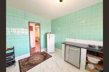 Casa à venda com 300m², 4 quartos e 6 vagasCozinha