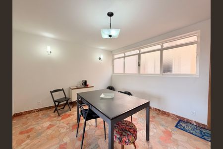 Casa à venda com 300m², 4 quartos e 6 vagasSala de Jantar