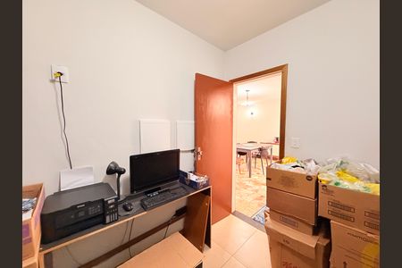 Casa à venda com 300m², 4 quartos e 6 vagasQuarto 4