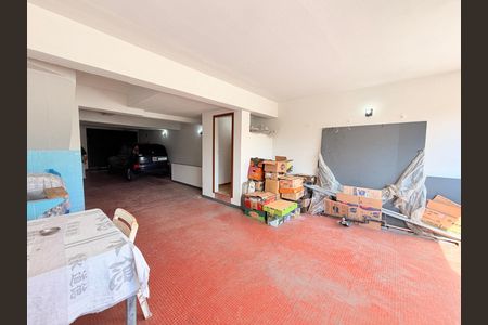 Casa à venda com 300m², 4 quartos e 6 vagasGaragem com área de Serviço 2 e varanda