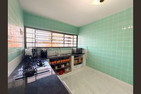 Casa à venda com 300m², 4 quartos e 6 vagasCozinha