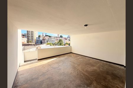 Casa à venda com 300m², 4 quartos e 6 vagasQuintal