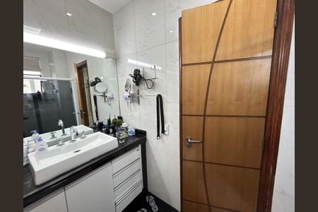 Apartamento à venda com 174m², 3 quartos e 1 vagaBanheiro da Suíte