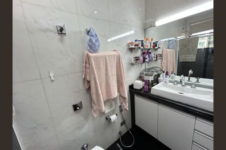 Apartamento à venda com 174m², 3 quartos e 1 vagaBanheiro da Suíte