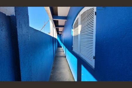 Casa para alugar com 260m², 2 quartos e 2 vagasCorredor de acesso