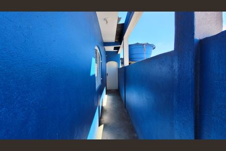 Casa para alugar com 260m², 2 quartos e 2 vagasCorredor de acesso