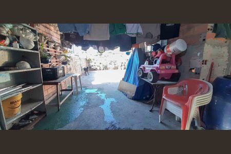 Casa à venda com 60m², 4 quartos e sem vagaCasa 1 - Quintal