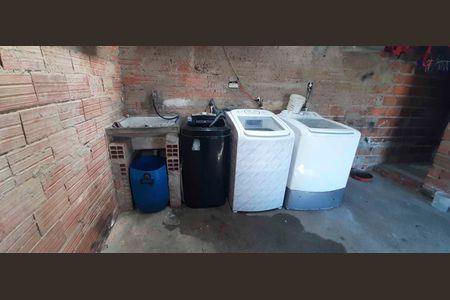 Casa à venda com 60m², 4 quartos e sem vagaCasa 1 - Área de Serviço