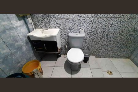 Casa à venda com 60m², 4 quartos e sem vagaCasa 2 - Banheiro