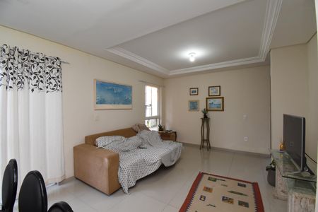 Sala de casa de condomínio para alugar com 3 quartos, 120m² em Cachoeira, Curitiba