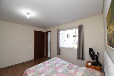 Casa de condomínio para alugar com 120m², 3 quartos e 3 vagasSuíte