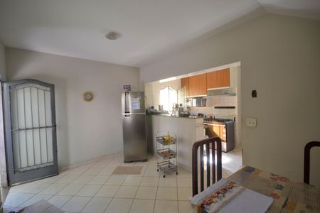 Casa para alugar com 184m², 4 quartos e 2 vagasCozinha