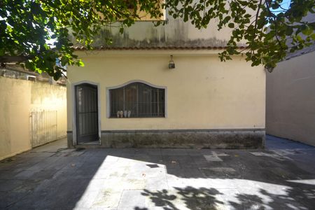 Casa para alugar com 184m², 4 quartos e 2 vagasQuintal