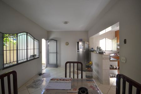 Casa para alugar com 184m², 4 quartos e 2 vagasCozinha
