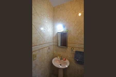 Casa para alugar com 184m², 4 quartos e 2 vagasBanheiro Social