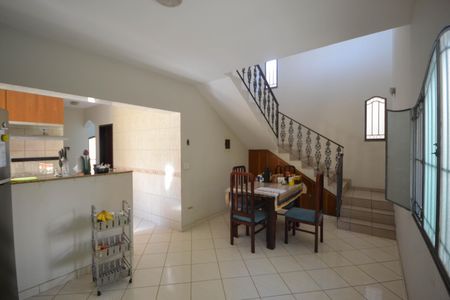 Casa para alugar com 184m², 4 quartos e 2 vagasCozinha