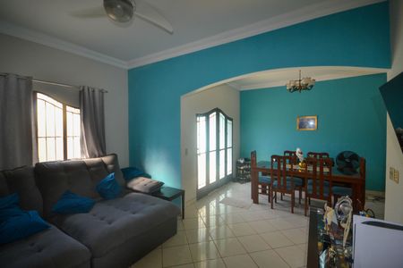 Casa para alugar com 184m², 4 quartos e 2 vagasSala