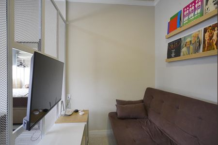 Sala e tv retrátil  de kitnet/studio para alugar com 1 quarto, 12m² em Centro, Florianópolis