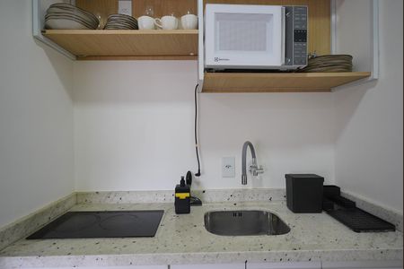 Cozinha de kitnet/studio para alugar com 1 quarto, 12m² em Centro, Florianópolis