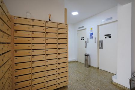 Elevador de kitnet/studio para alugar com 1 quarto, 12m² em Centro, Florianópolis