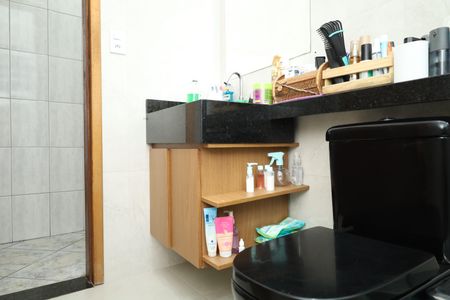 Casa à venda com 250m², 3 quartos e 5 vagasBanheiro 2