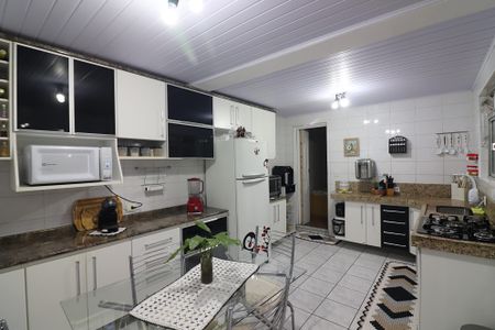 Casa à venda com 160m², 3 quartos e 1 vagaCozinha 