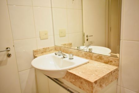 Apartamento à venda com 180m², 3 quartos e sem vagaBanheiro da Suíte 2