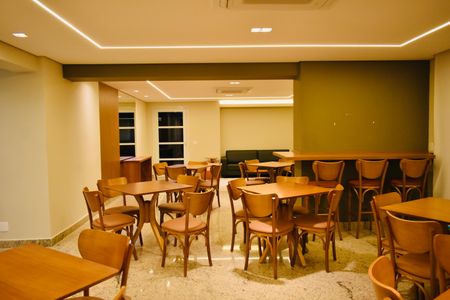 Apartamento à venda com 180m², 3 quartos e sem vagaÁrea comum - Salão de festas