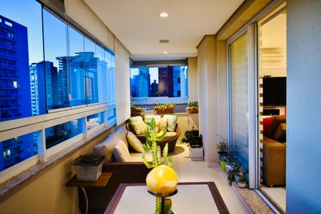 Apartamento à venda com 180m², 3 quartos e sem vagaSacada