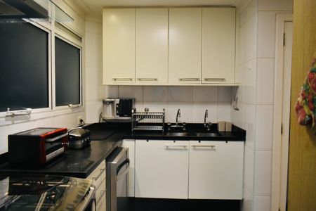 Apartamento à venda com 180m², 3 quartos e sem vagaCozinha