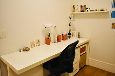 Apartamento à venda com 180m², 3 quartos e sem vagaEscritório 2