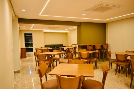 Apartamento à venda com 180m², 3 quartos e sem vagaÁrea comum - Salão de festas