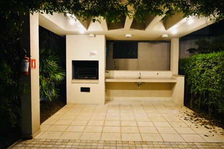 Apartamento à venda com 180m², 3 quartos e sem vagaÁrea comum - Churrasqueira