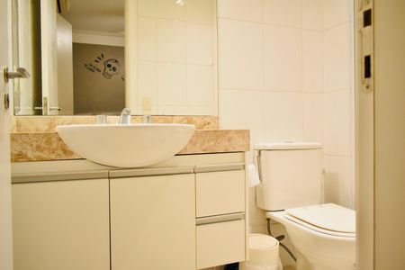 Apartamento à venda com 180m², 3 quartos e sem vagaBanheiro da Suíte 2